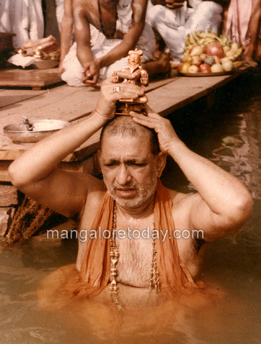Swami Srimad Sudhindra Thirtha